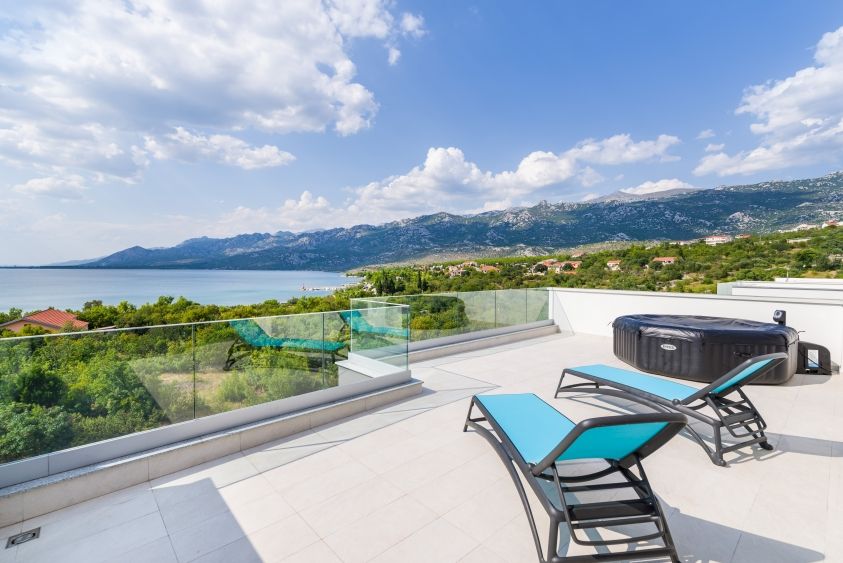 Terrasse et vue sur l'Adriatique